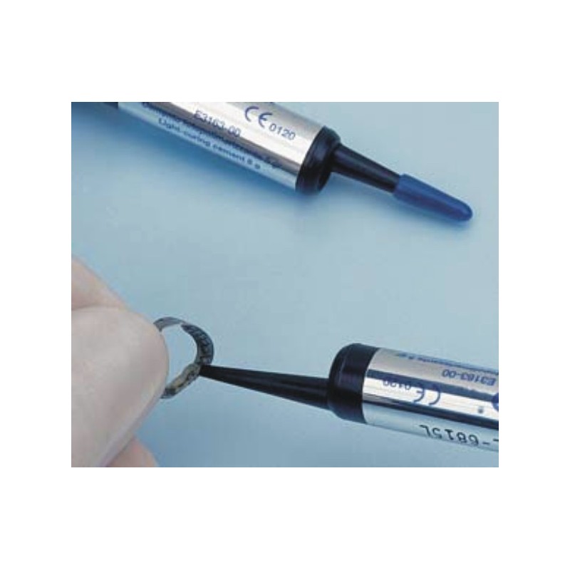 Light curing band cement (fluoride releasing) - syringe 5 g Light curing band cement (fluoride releasing) - syringe 5 g