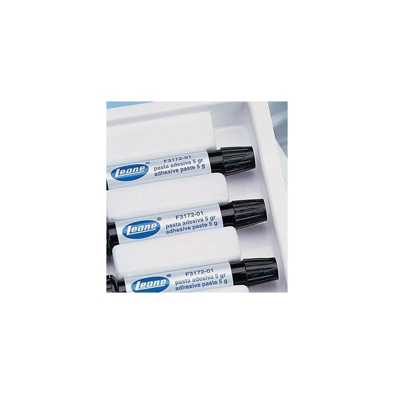 Light curing orthodontic adhesive paste - syringe 5 g Light curing orthodontic adhesive paste - syringe 5 g