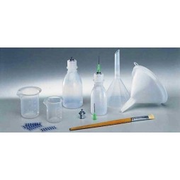 Squeeze bottle for liquid dosing (resin)
