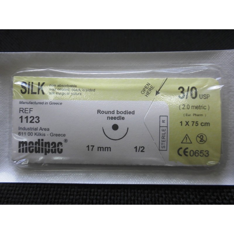 Surgical needle 1/2 (17 mm, round bodied) with suture "Silk" (75 cm)