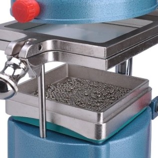 Vacuum former molding machine